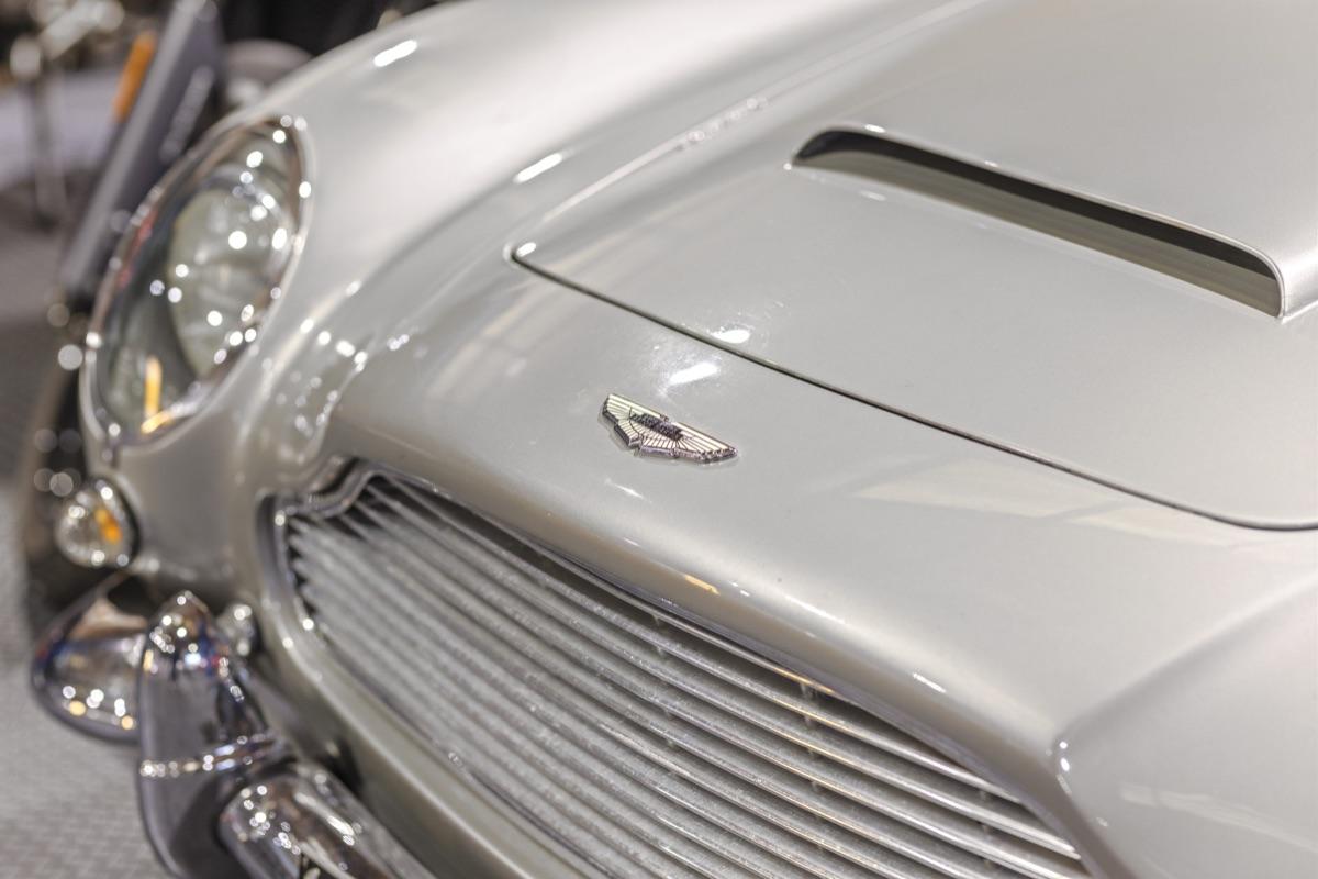 Aston Martin DB5 bonnet badge detail