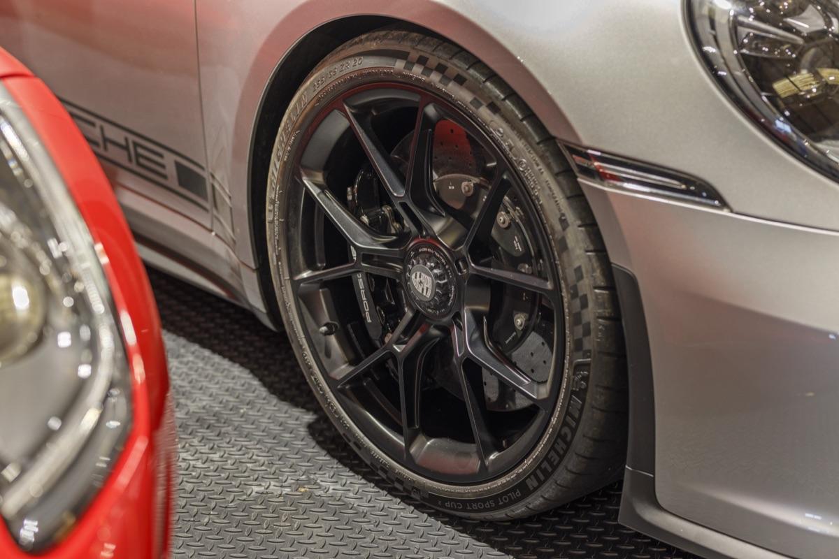 Porsche 911 GT3 wheel and brake detail